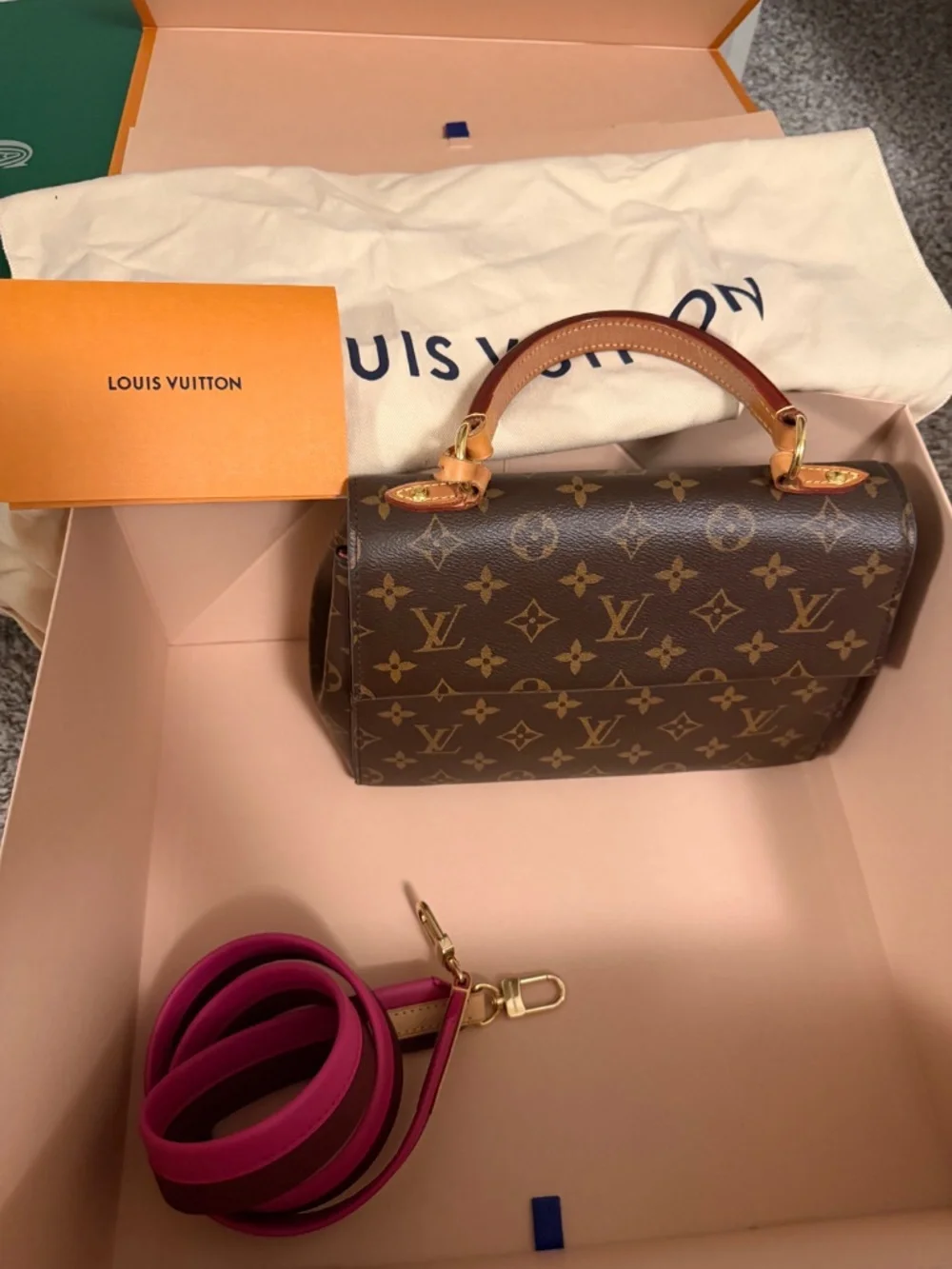 Louis Vuitton- Cluny bb